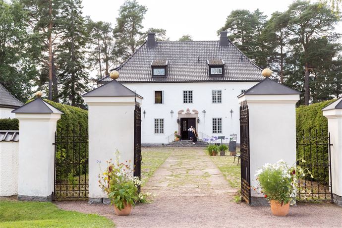 Entrén till Hildasholm i Leksand