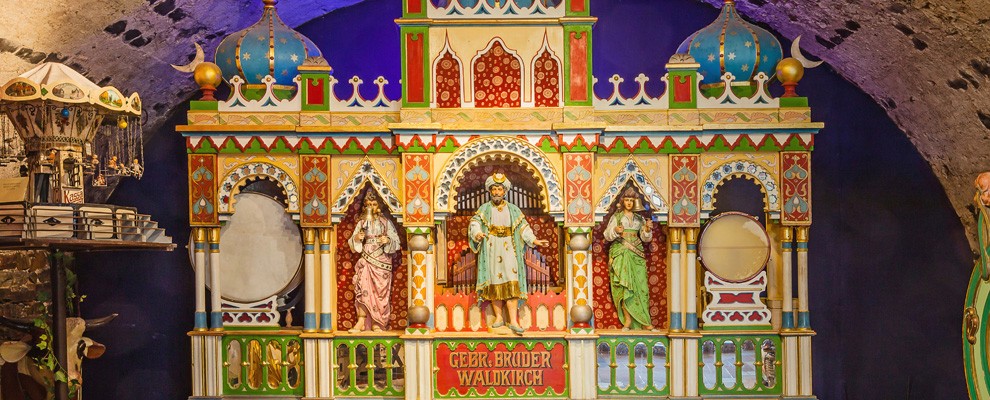 VINGÅRD OCH MUSIKKABINETT